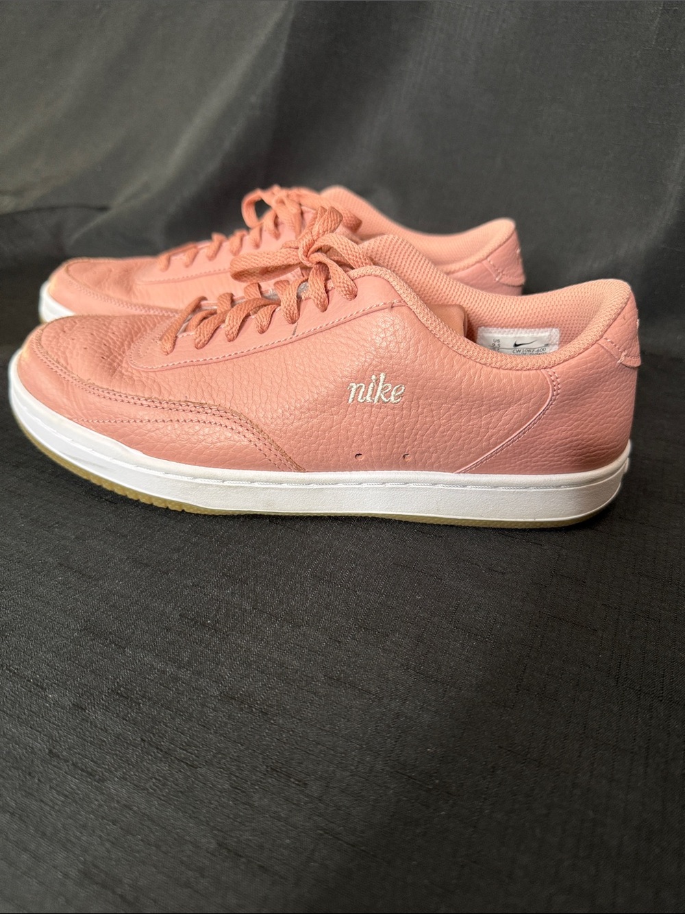 Nike Court Vintage Coral Pink Low-Top Leather Sneakers Size 9.5